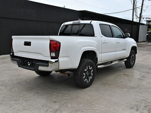 Used 2020 Toyota Tacoma SR5 RWD image 3