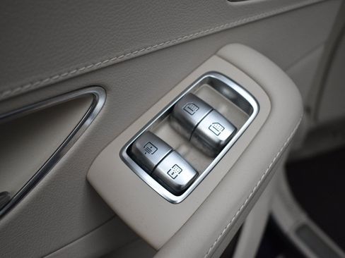Used 2020 Mercedes-Benz S 560 4MATIC Sedan image 25