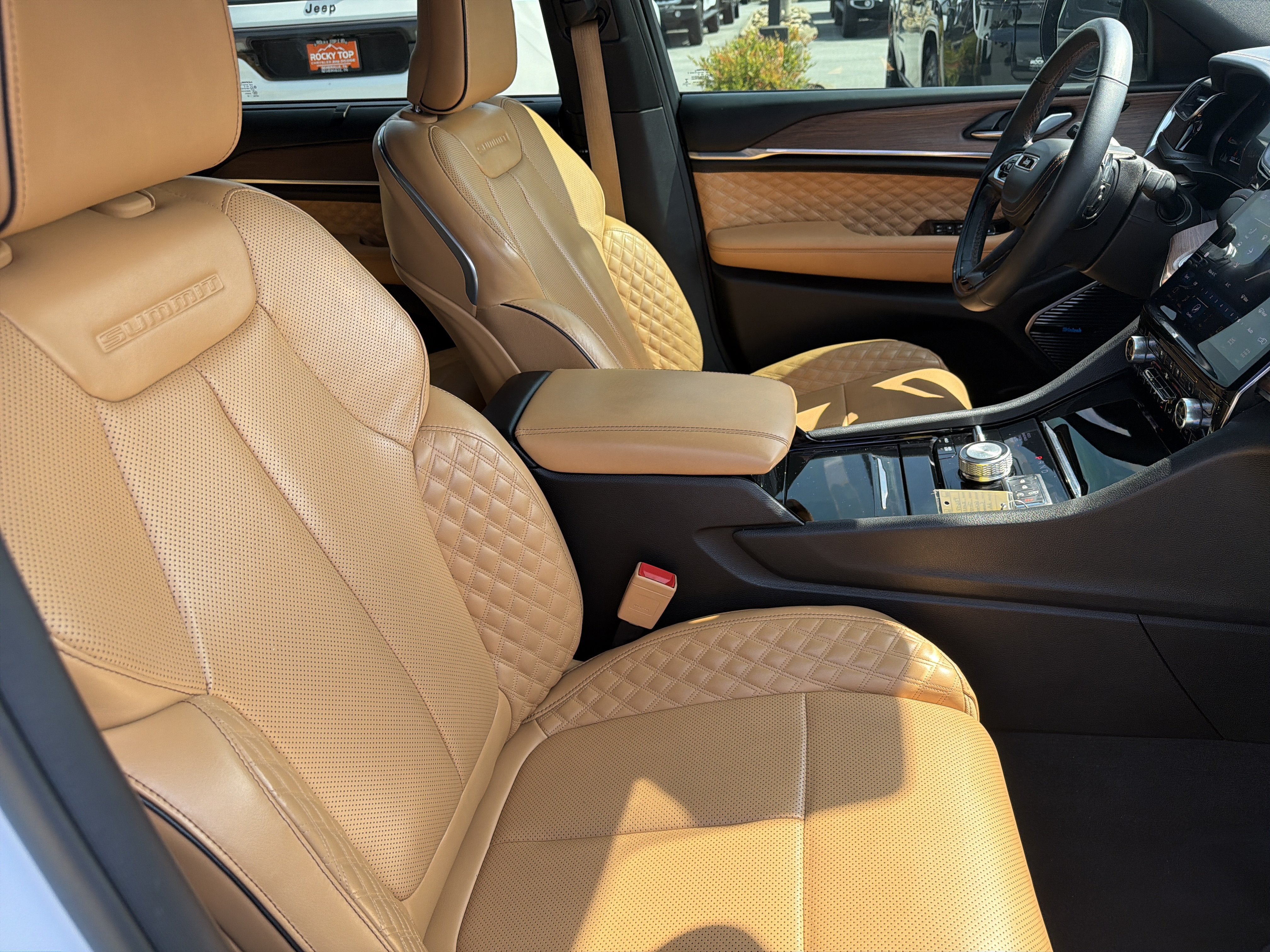 Used 2022 Jeep Grand Cherokee L Summit w/ Advanced Protech Group IV AWD/4WD image 31