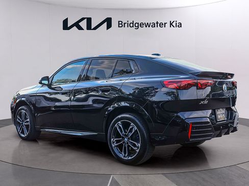 Used 2025 BMW X2 xDrive28i w/ M Sport Package AWD/4WD image 4