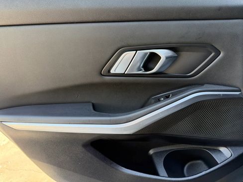 Used 2019 BMW 330i xDrive Sedan w/ Premium Package image 11