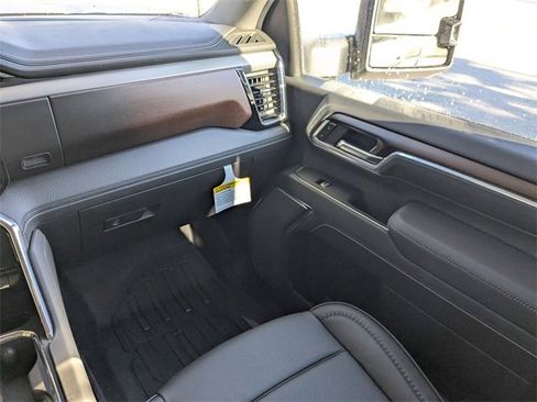 New 2026 GMC Sierra 2500 Denali w/ Denali Reserve Package image 18