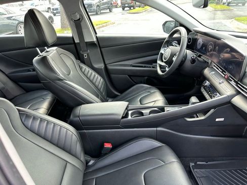 Used 2024 Hyundai Elantra Limited image 22