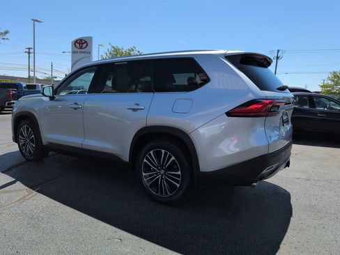 Certified 2024 Toyota Grand Highlander AWD Hybrid image 3