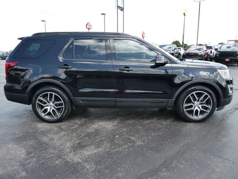 Used 2017 Ford Explorer Sport w/ Equipment Group 401A AWD/4WD image 4