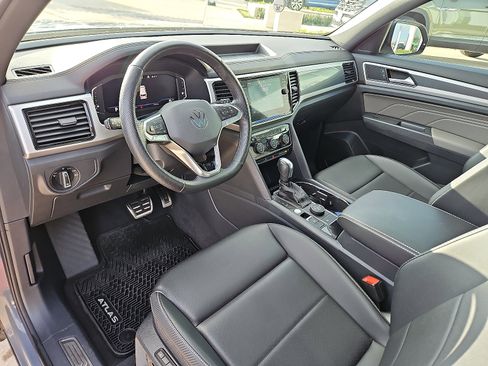 Certified 2023 Volkswagen Atlas Cross Sport SEL R-Line image 11