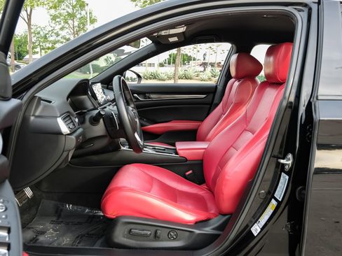 Used 2019 Honda Accord Sport image 4