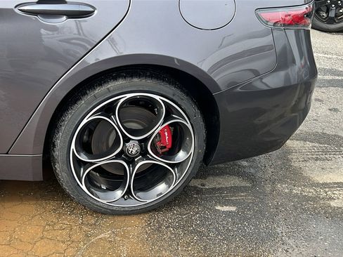 Used 2024 Alfa Romeo Giulia Veloce image 12