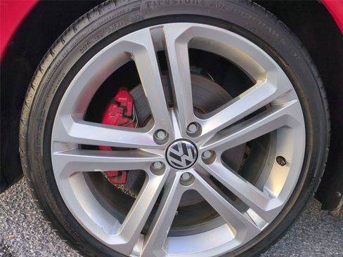 Used 2017 Volkswagen Jetta GLI FWD image 23
