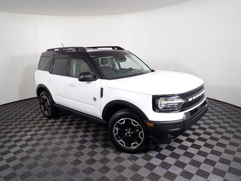 Used 2025 Ford Bronco Sport Outer Banks AWD/4WD image 8
