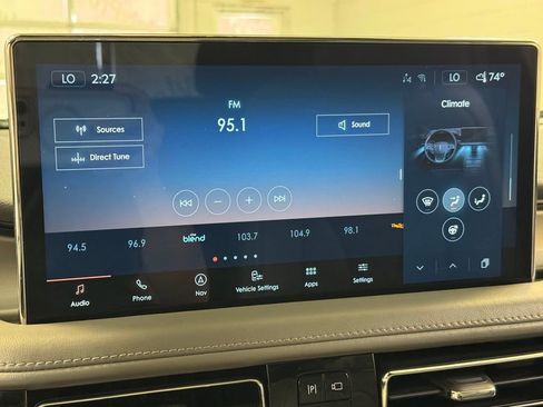 Used 2023 Lincoln Nautilus Reserve AWD/4WD image 43