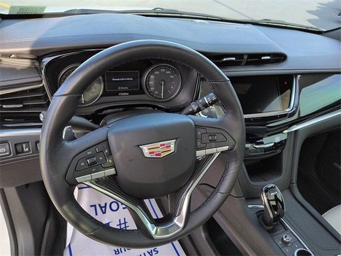 Used 2024 Cadillac XT6 Sport w/ Technology Package image 12