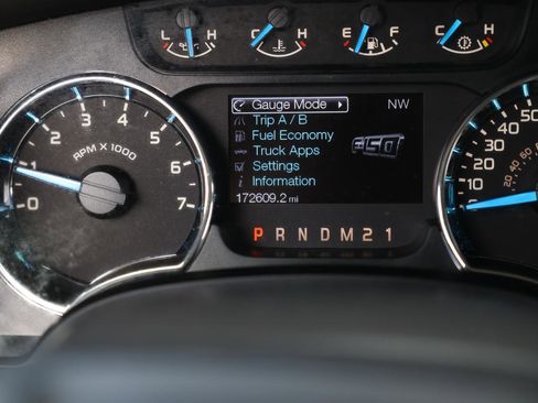 Used 2014 Ford F150 XLT w/ XLT Chrome Package image 39