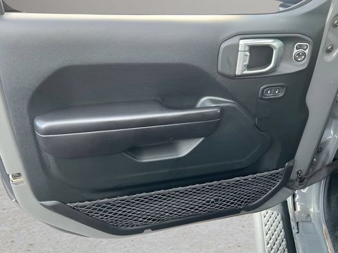 Used 2021 Jeep Gladiator Sport AWD/4WD image 9