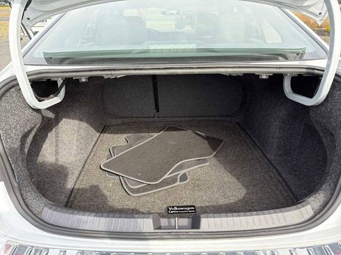 Used 2019 Volkswagen Jetta SEL w/ Cold Weather Package image 32