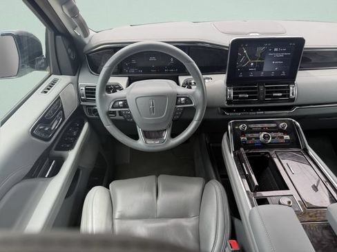 Used 2020 Lincoln Navigator Reserve w/ Luxury Package AWD/4WD image 15