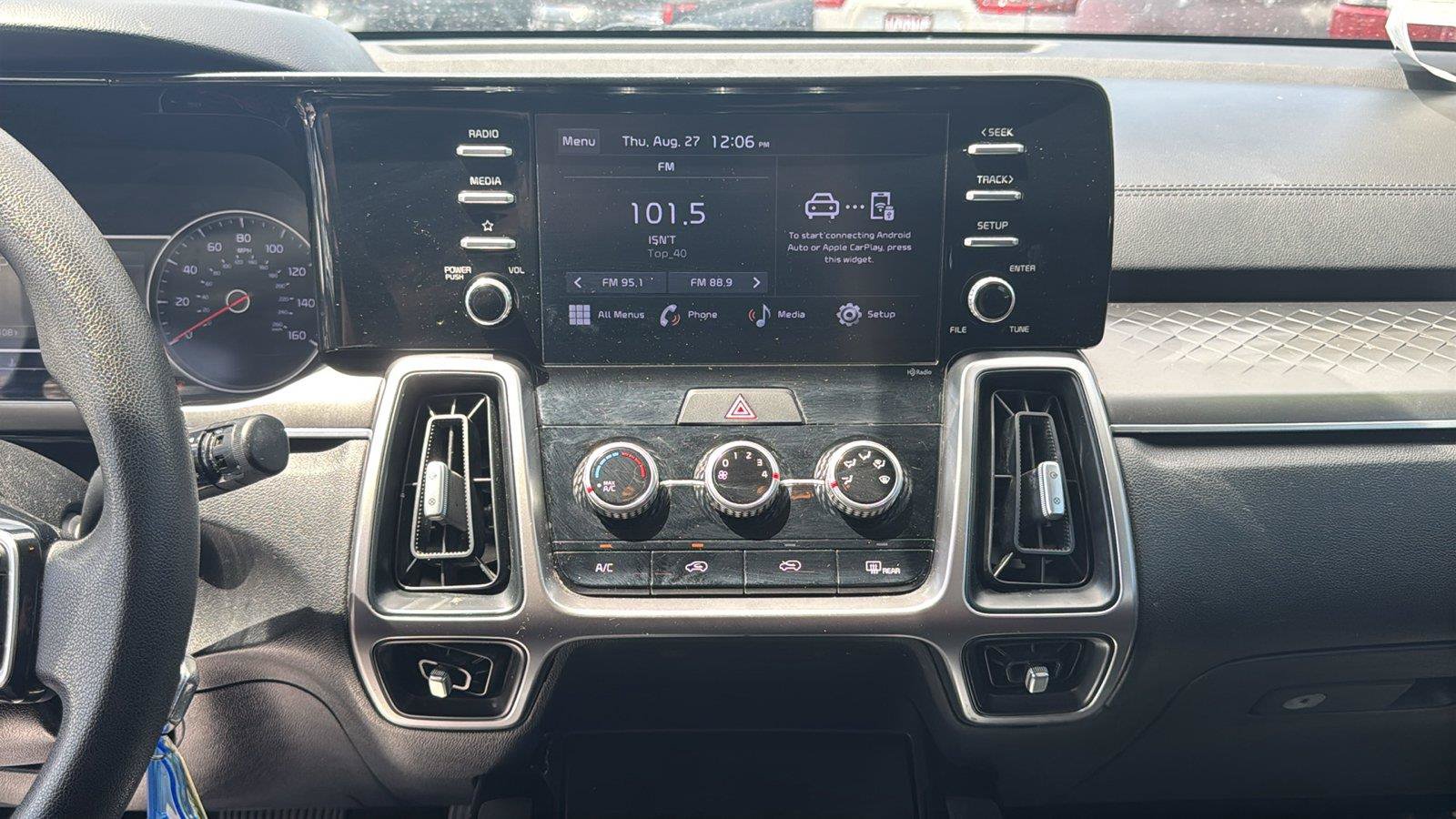 Used 2022 Kia Sorento LX AWD/4WD image 15