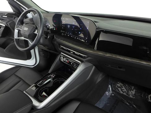 Used 2025 Audi Q5 Premium Plus w/ Premium Plus AWD/4WD image 13