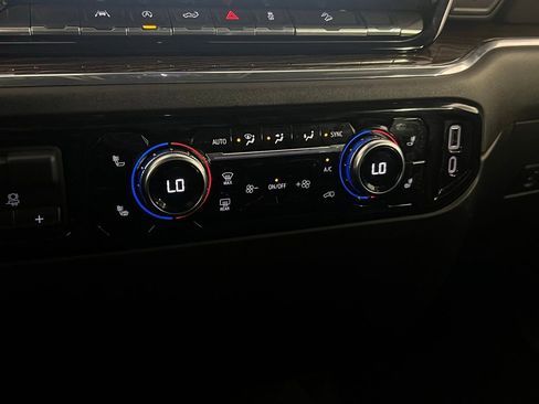 Used 2023 GMC Sierra 1500 SLE image 18