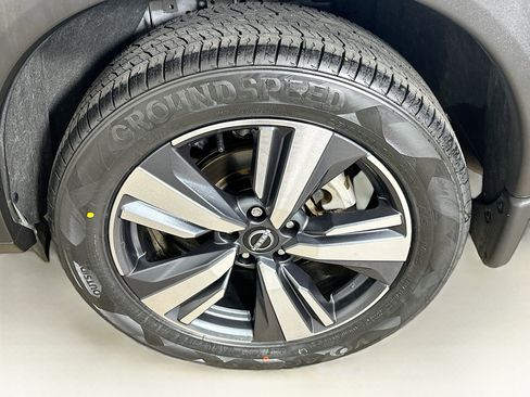 Used 2023 Nissan Rogue SL w/ SL Premium Package image 11