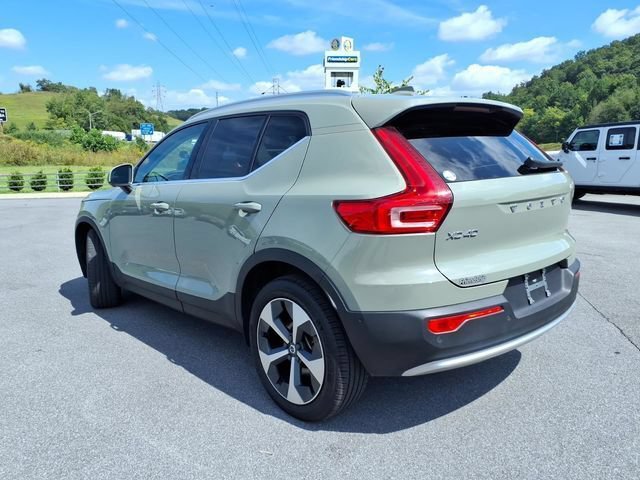 Used 2025 Volvo XC40 B5 Plus w/ Protection Package Premier AWD/4WD image 13
