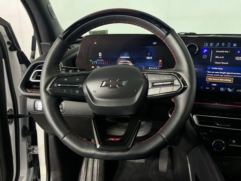 Used 2024 Chevrolet Traverse RS image 17