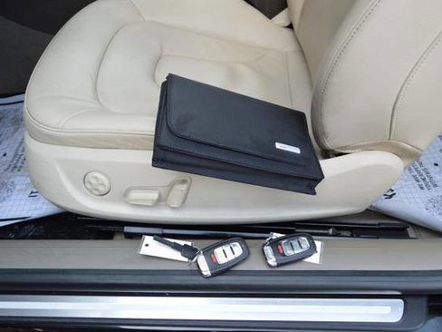 Used 2010 Audi A5 2.0T Premium image 32