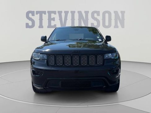 Used 2017 Jeep Grand Cherokee Altitude AWD/4WD image 8
