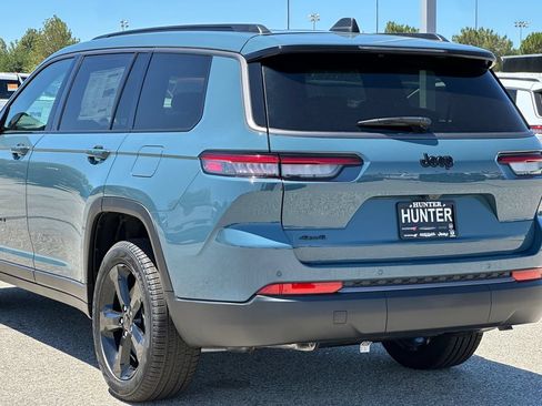 New 2026 Jeep Grand Cherokee L Limited w/ Limited Altitude Package AWD/4WD image 5