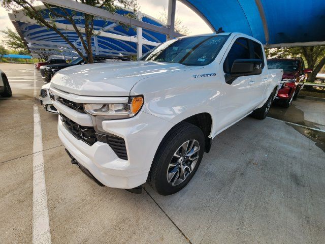 Used 2022 Chevrolet Silverado 1500 RST w/ Convenience Package II AWD/4WD image 3