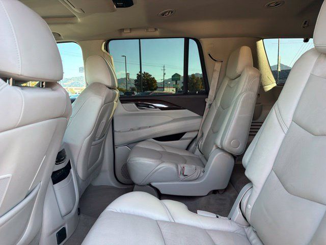 Used 2017 Cadillac Escalade Luxury RWD image 20