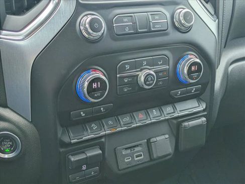 Used 2021 GMC Sierra 1500 SLT AWD/4WD image 13