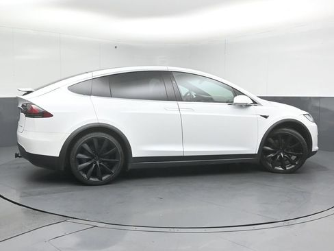 Used 2020 Tesla Model X Long Range image 4