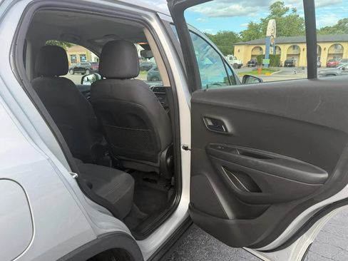Used 2016 Chevrolet Trax LS FWD image 27