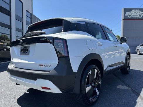 Used 2025 Nissan Kicks SR image 12