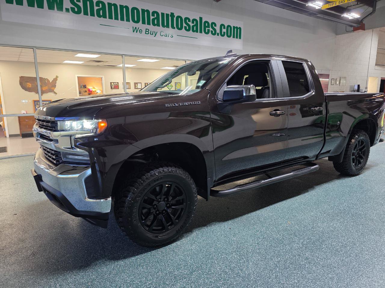 Used 2019 Chevrolet Silverado 1500 LT w/ Trailering Package AWD/4WD image 2