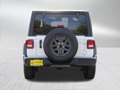 Used 2026 Jeep Wrangler Unlimited Sport AWD/4WD image 6