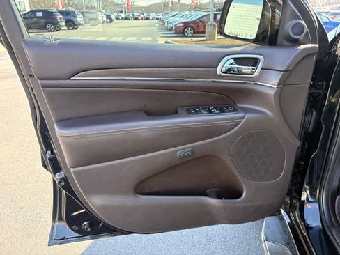 Used 2018 Jeep Grand Cherokee Overland image 24