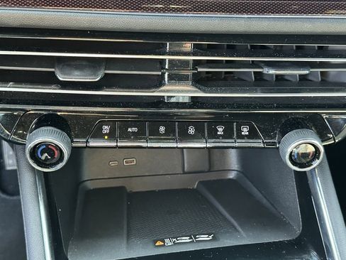 Used 2025 Chevrolet Traverse Z71 w/ Driver Confidence Package image 30