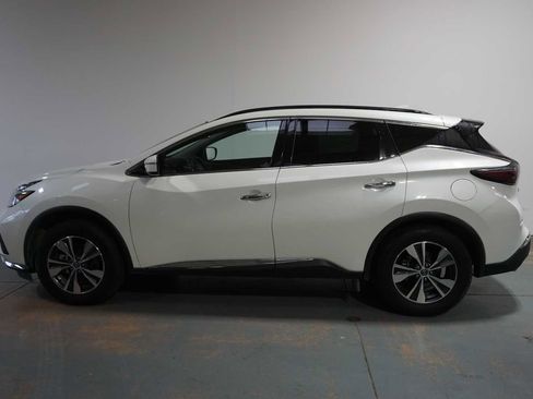 Used 2023 Nissan Murano SV image 2