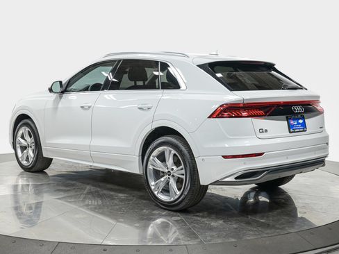 Used 2023 Audi Q8 Premium w/ Convenience Package AWD/4WD image 4