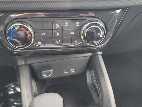 New 2026 Chevrolet TrailBlazer LT w/ LT Cold Weather Package FWD image 22