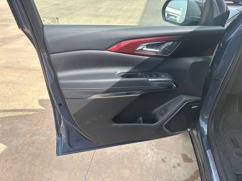 Used 2026 Chevrolet Traverse RS w/ LPO, Floor Liner Package FWD image 6