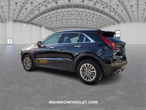 Used 2025 Cadillac XT4 Premium Luxury image 5