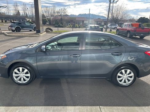 Used 2016 Toyota Corolla LE image 6