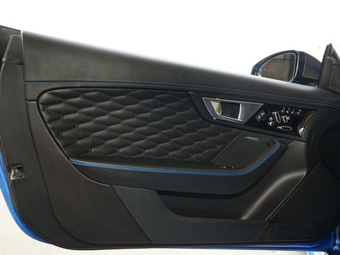 Used 2017 Jaguar F-TYPE SVR image 16