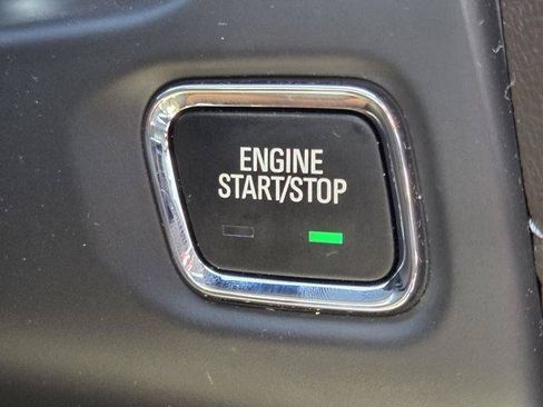 Certified 2023 GMC Acadia SLT FWD image 30