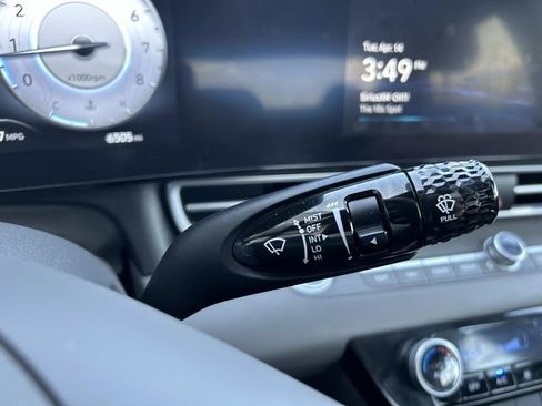 Certified 2025 Hyundai Elantra SEL FWD image 25