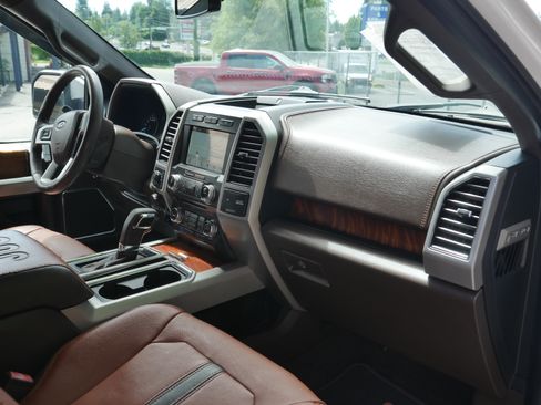 Used 2018 Ford F150 King Ranch w/ Equipment Group 601A Luxury AWD/4WD image 30