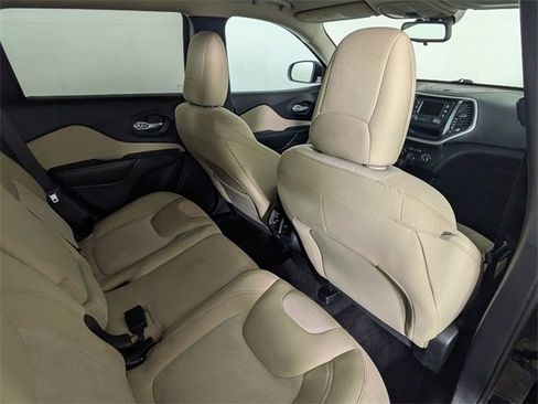 Certified 2016 Jeep Cherokee Sport image 27